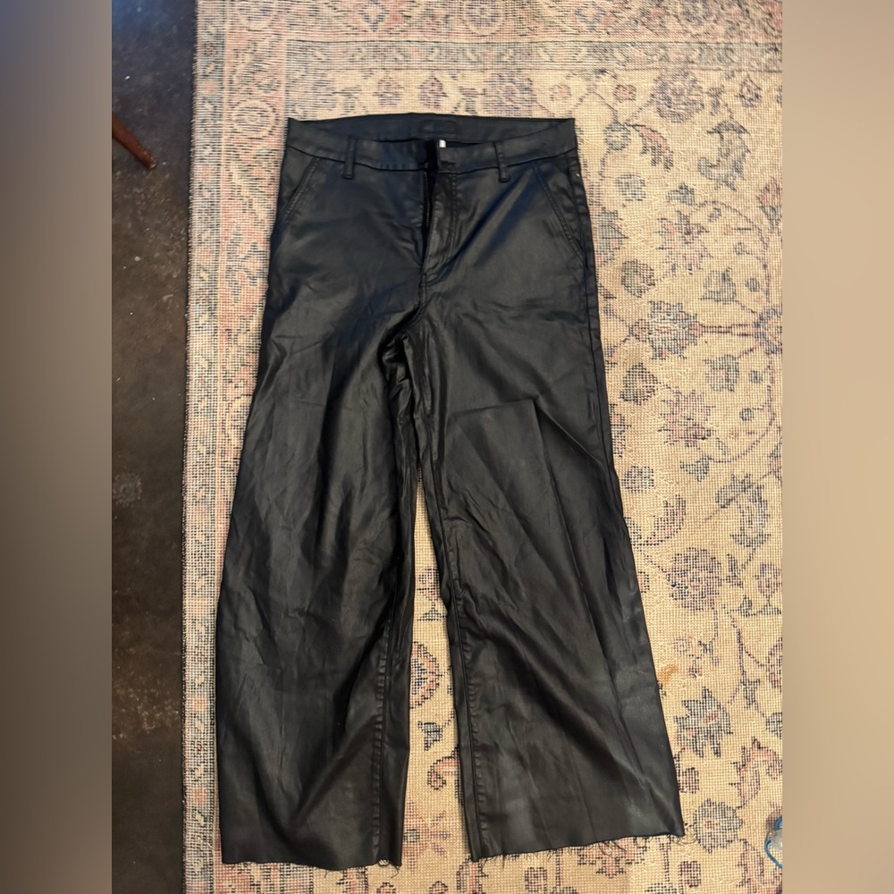 Kut from the Kloth Black Ankle & Cropped Jeans Meg cropped coated wide leg